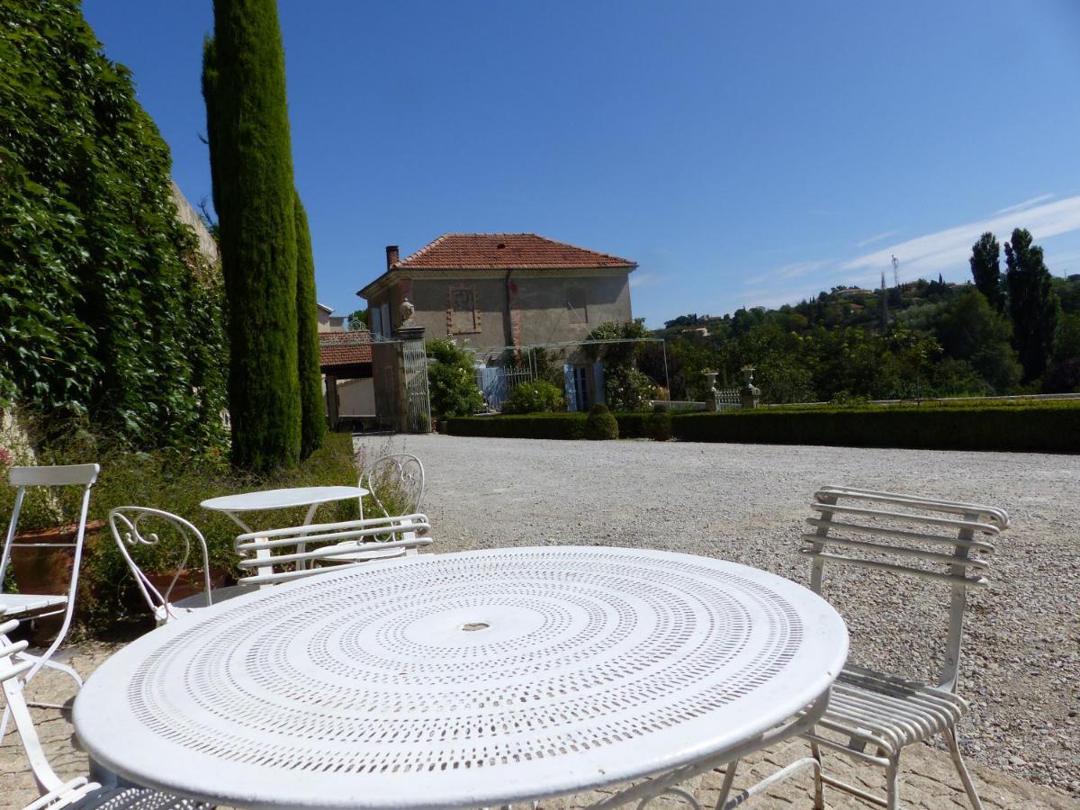 Chateau Du Grand Jardin Valensole Eksteriør billede