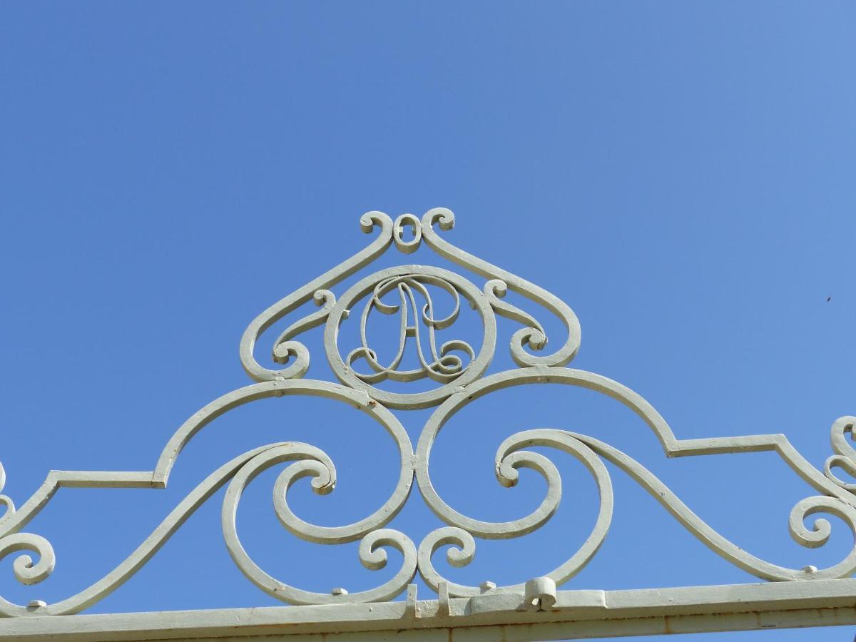 Chateau Du Grand Jardin Valensole Eksteriør billede